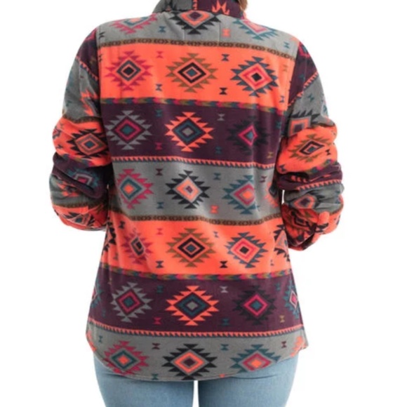 Legendary Whitetails Women's Trail Guide Fleece Shirt - Picture 2 of 5